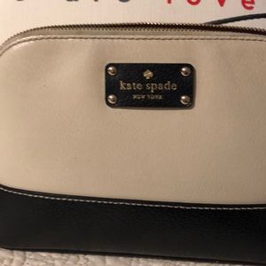 Kate Spade cross body cream and black 6.5X9